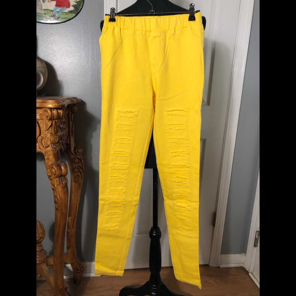 Umgee Summer Yellow Distressed Pull on Straight Leg Jeggins
